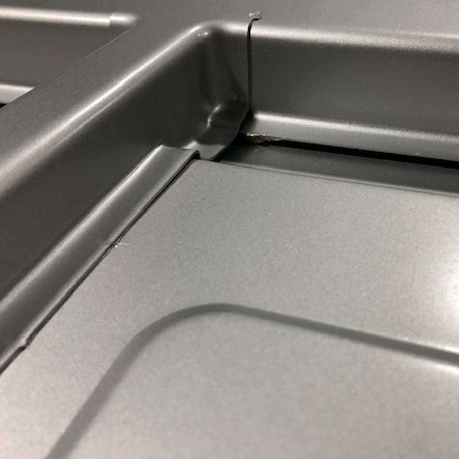 Laadklep links, enkel cabin detail — T1