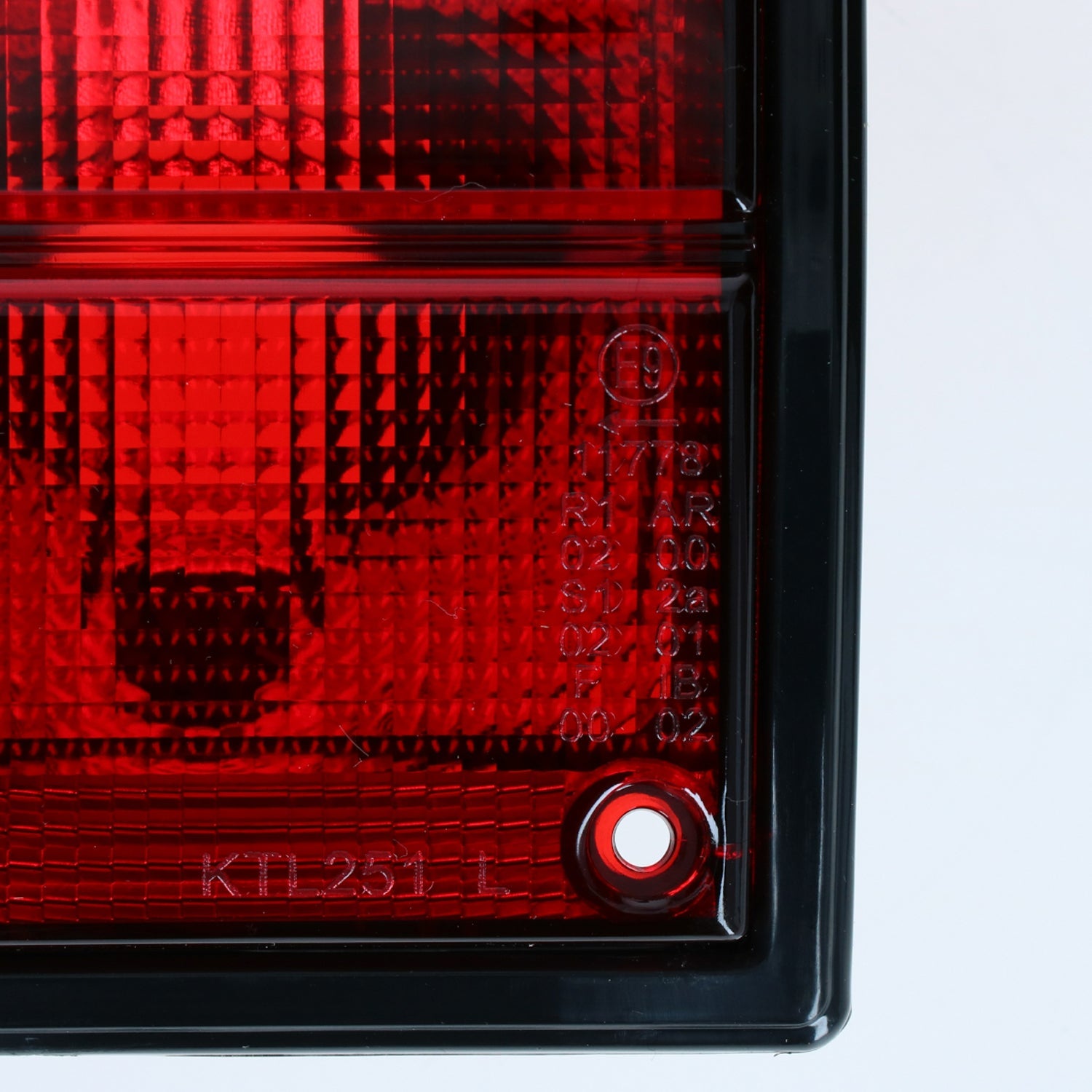 Achterlicht, links detail — T3