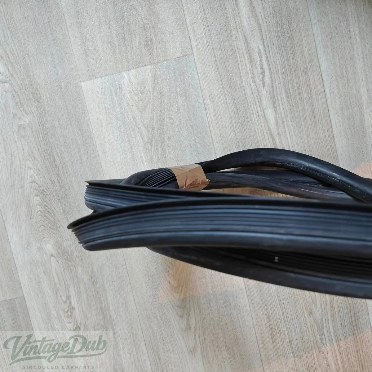 VW T2 67-79 voorruitrubber 211845121 zonder lijst — VintageDub